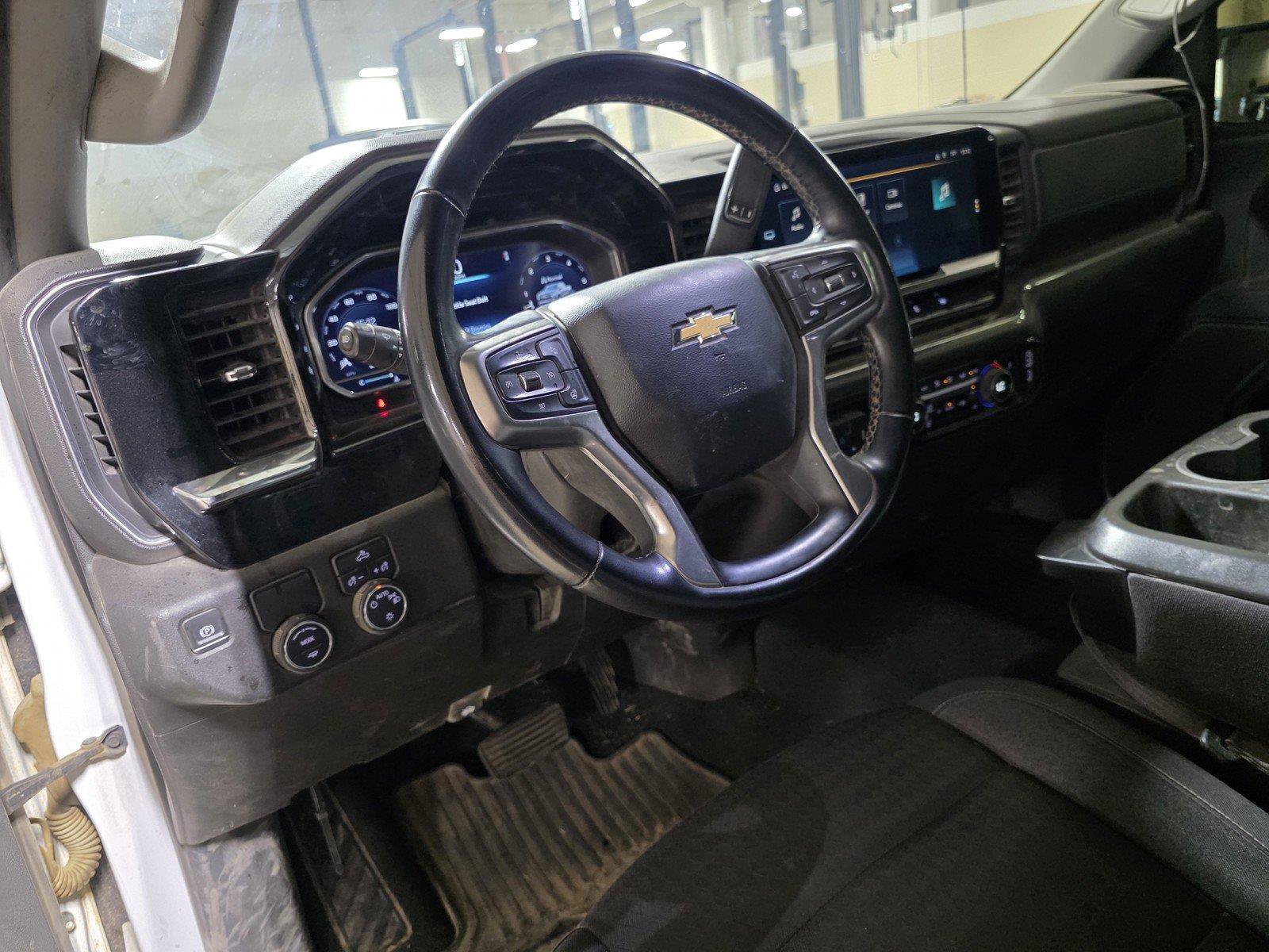Used 2024 Chevrolet Silverado 1500 LT RWD image 17