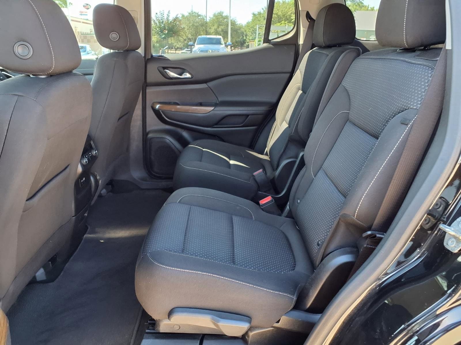 Used 2022 GMC Acadia SLE FWD image 18