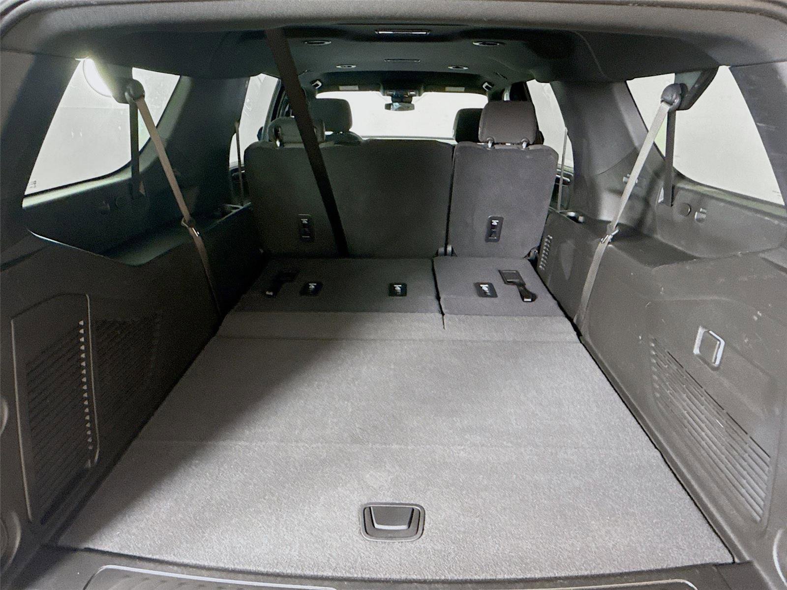 Used 2025 Chevrolet Suburban LS image 19
