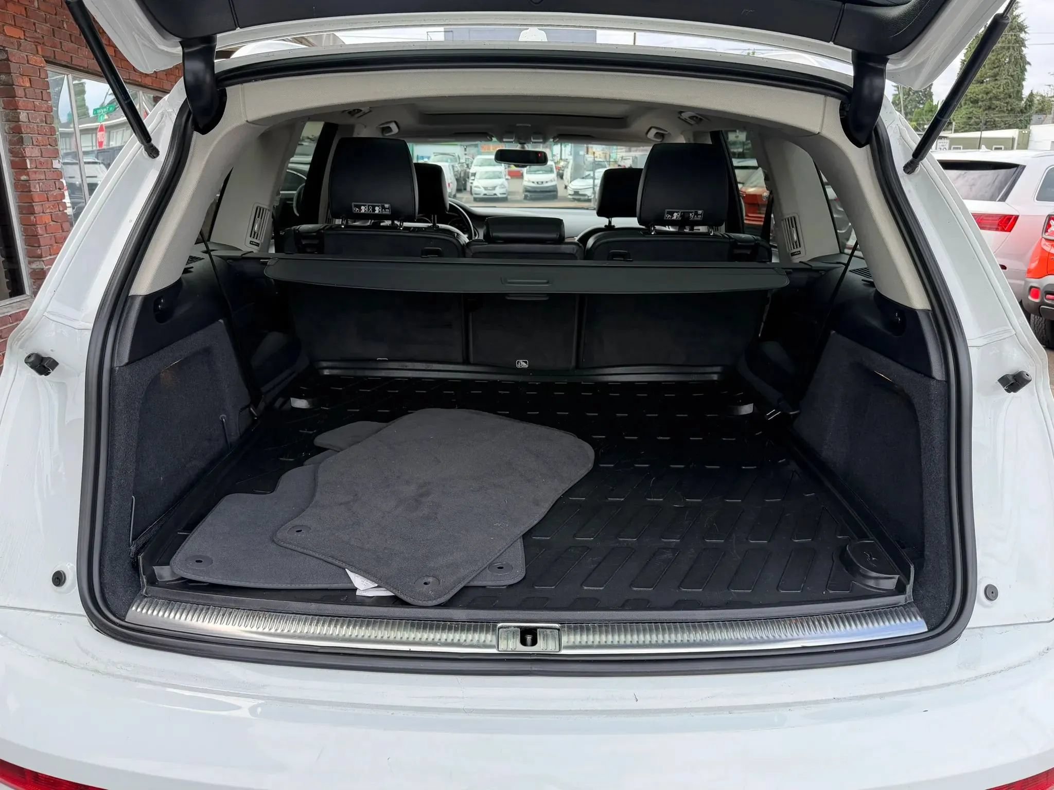 Used 2014 Audi Q7 3.0T S line Prestige w/ Towing Package AWD/4WD image 26