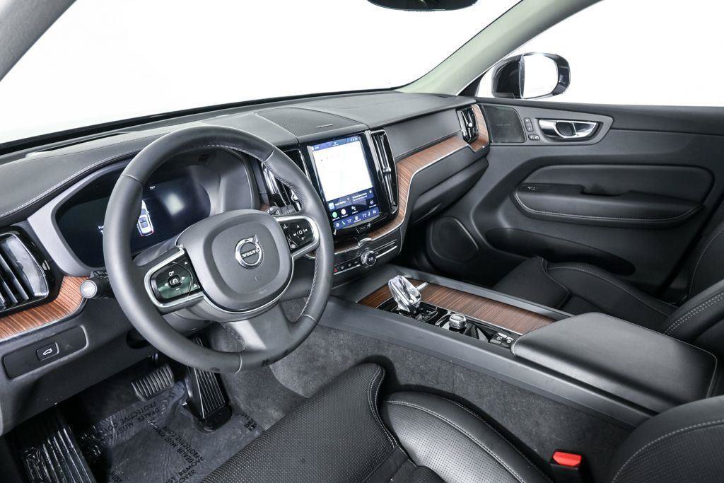 Certified 2023 Volvo XC60 B5 Ultimate AWD/4WD image 6