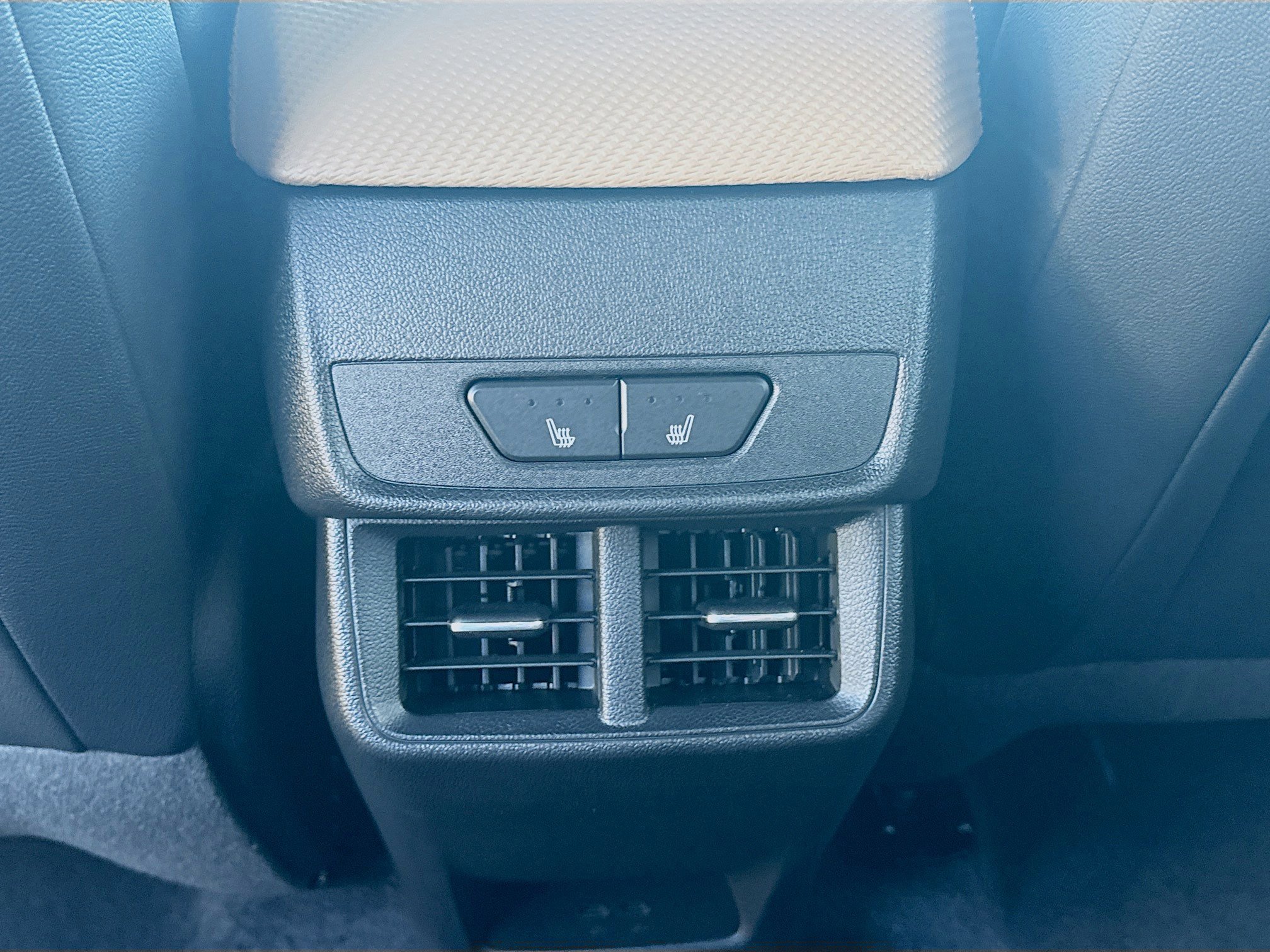 Used 2025 Chevrolet Equinox ACTIV w/ Safety and Technology Package image 23