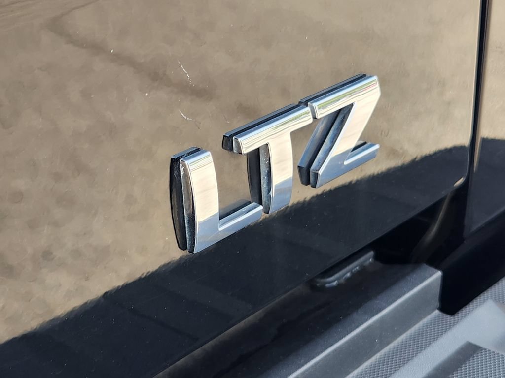 Used 2016 Chevrolet Silverado 1500 LTZ w/ LTZ Plus Package AWD/4WD image 12