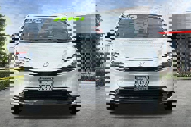 Used 2025 Toyota Prius LE FWD image 10