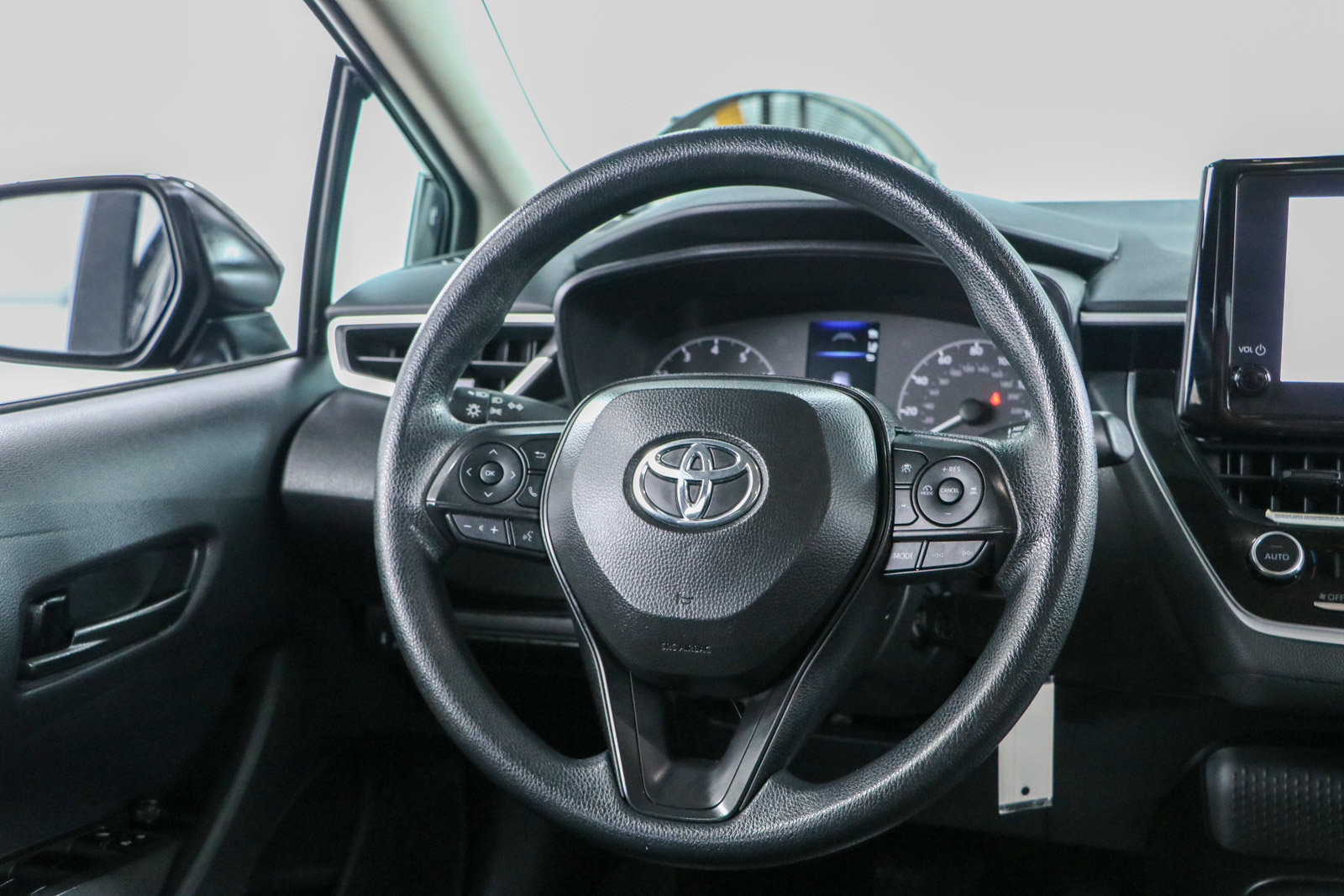 Used 2024 Toyota Corolla LE FWD image 12