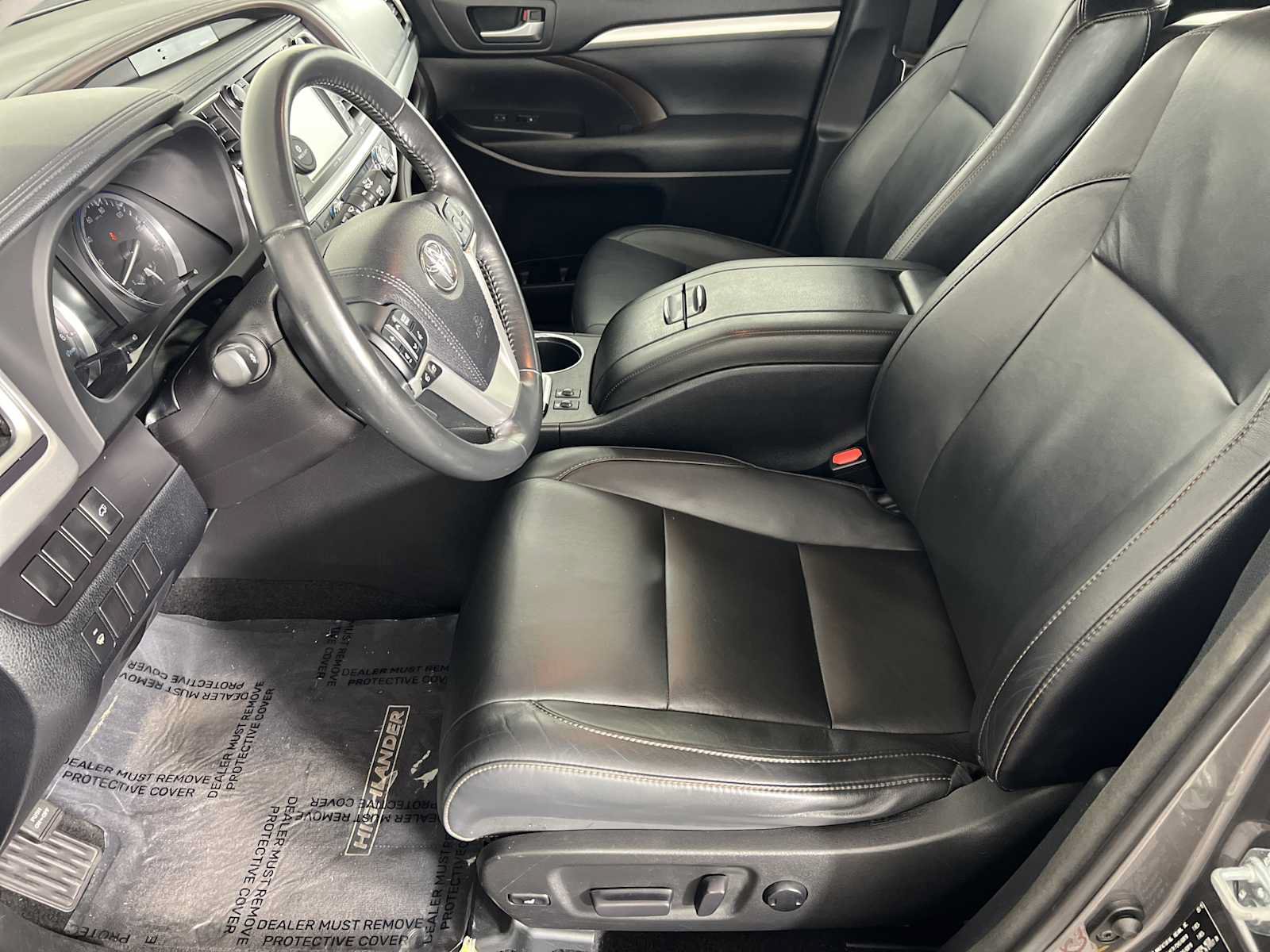 Used 2015 Toyota Highlander XLE FWD image 11