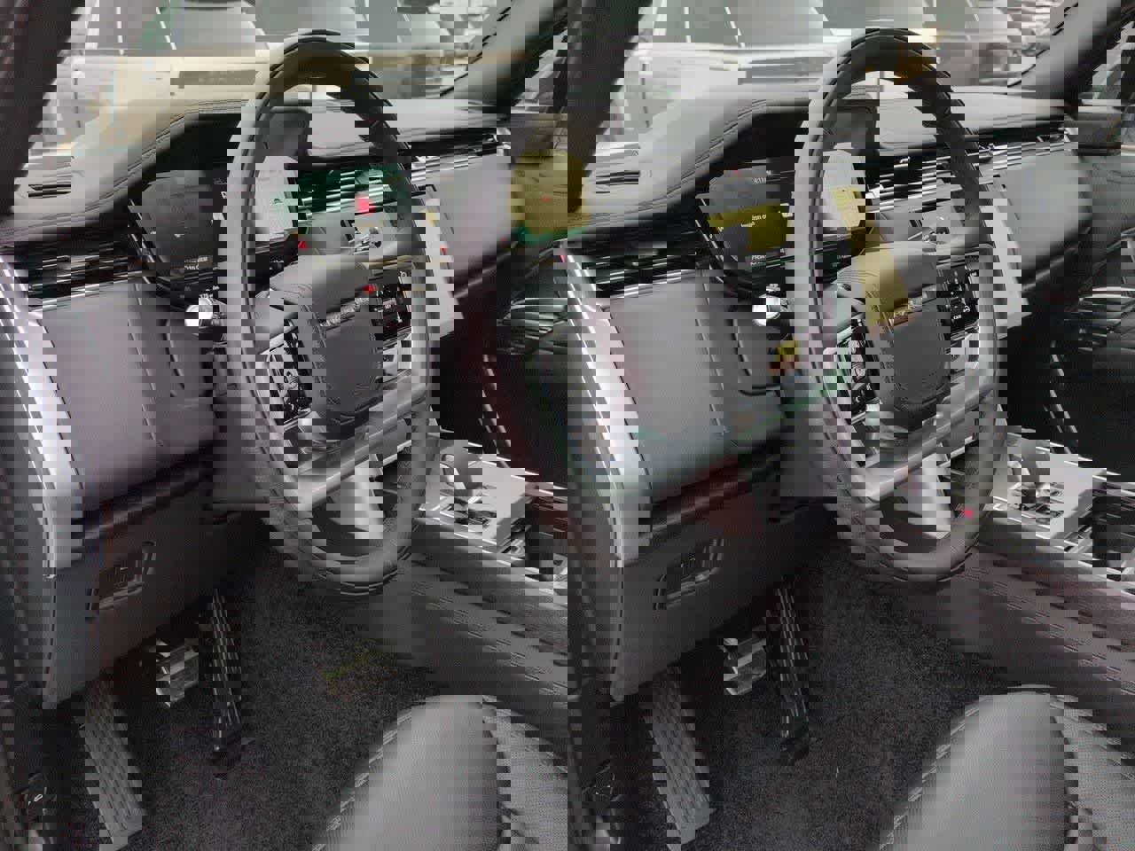 New 2026 Land Rover Range Rover Long Wheelbase Autobiography image 2