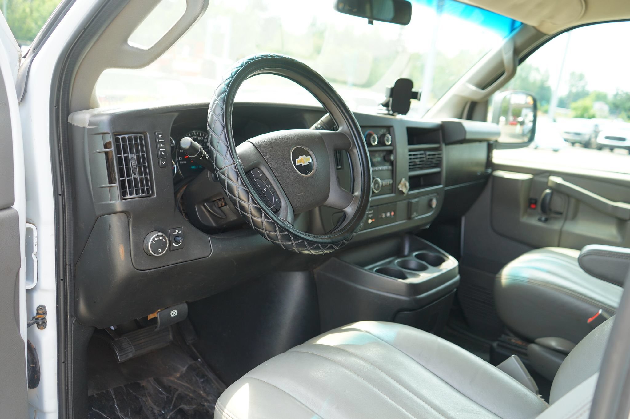 Used 2017 Chevrolet Express 3500 LS RWD image 11