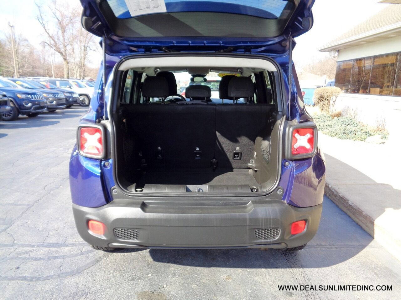 Used 2017 Jeep Renegade Sport w/ Power & Air Group image 18