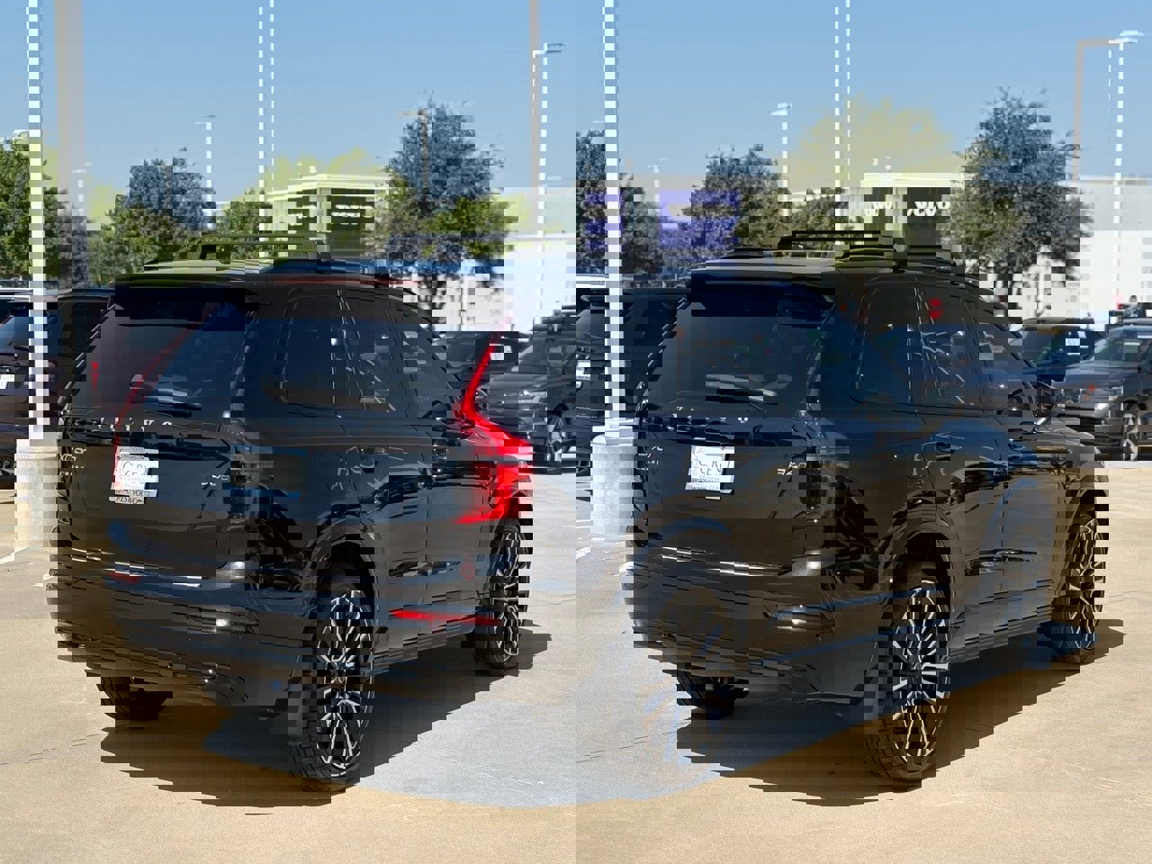 New 2026 Volvo XC90 B6 Ultra w/ Lounge Package image 7