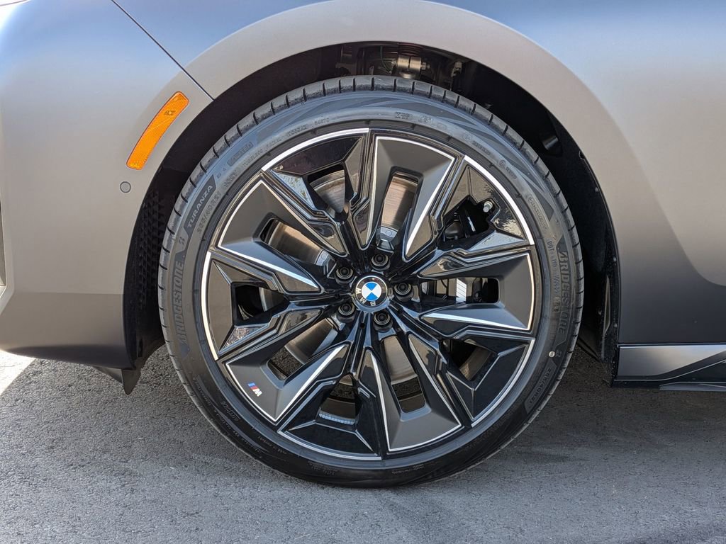 New 2026 BMW 740i image 29