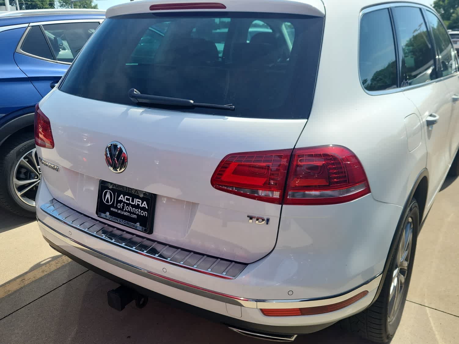 Used 2016 Volkswagen Touareg TDI AWD/4WD image 6