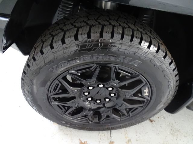Used 2025 GMC Hummer EV 2X w/ LPO, Sport Package image 28