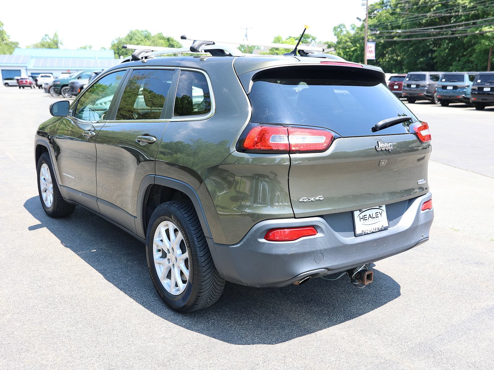 Used 2015 Jeep Cherokee Latitude w/ Cold Weather Group AWD/4WD image 5