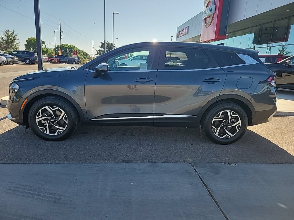 Used 2023 Kia Sportage LX FWD image 4