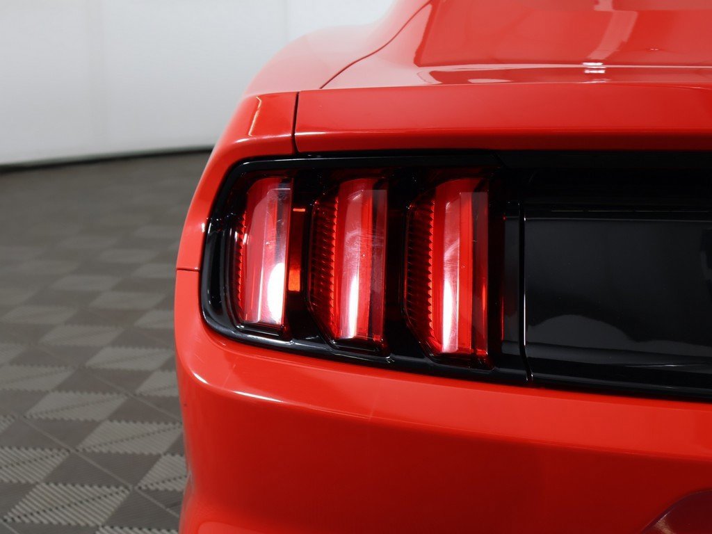 Used 2017 Ford Mustang Coupe image 12