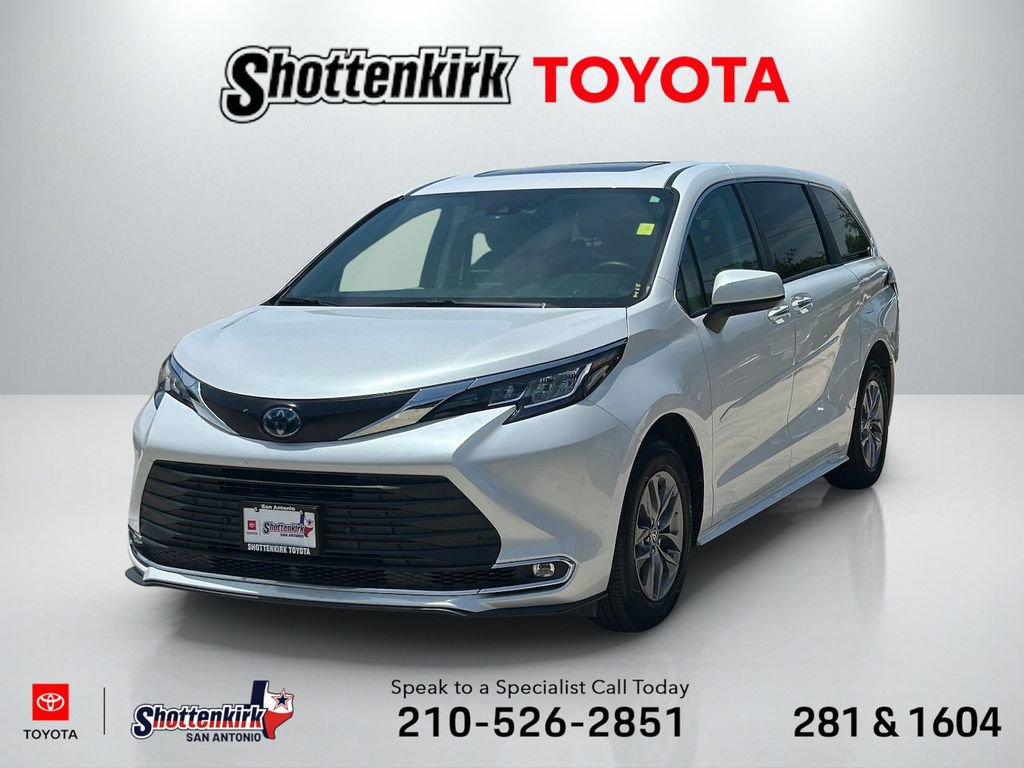 Used 2023 Toyota Sienna XLE