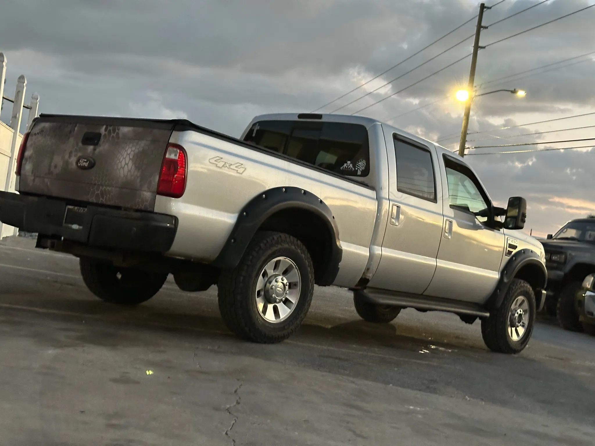 Used 2010 Ford F250 4x4 Crew Cab Super Duty image 4