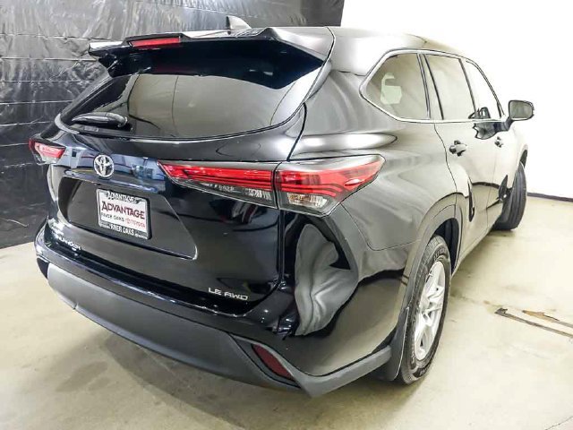 Used 2022 Toyota Highlander LE AWD/4WD image 7