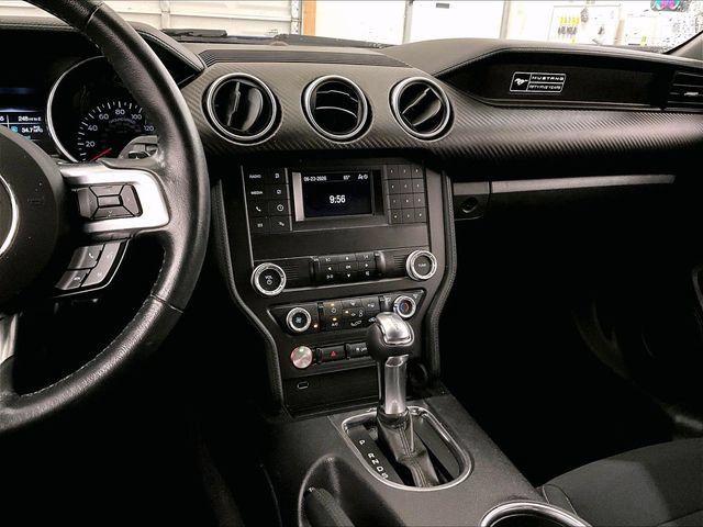 Used 2020 Ford Mustang Coupe RWD image 6