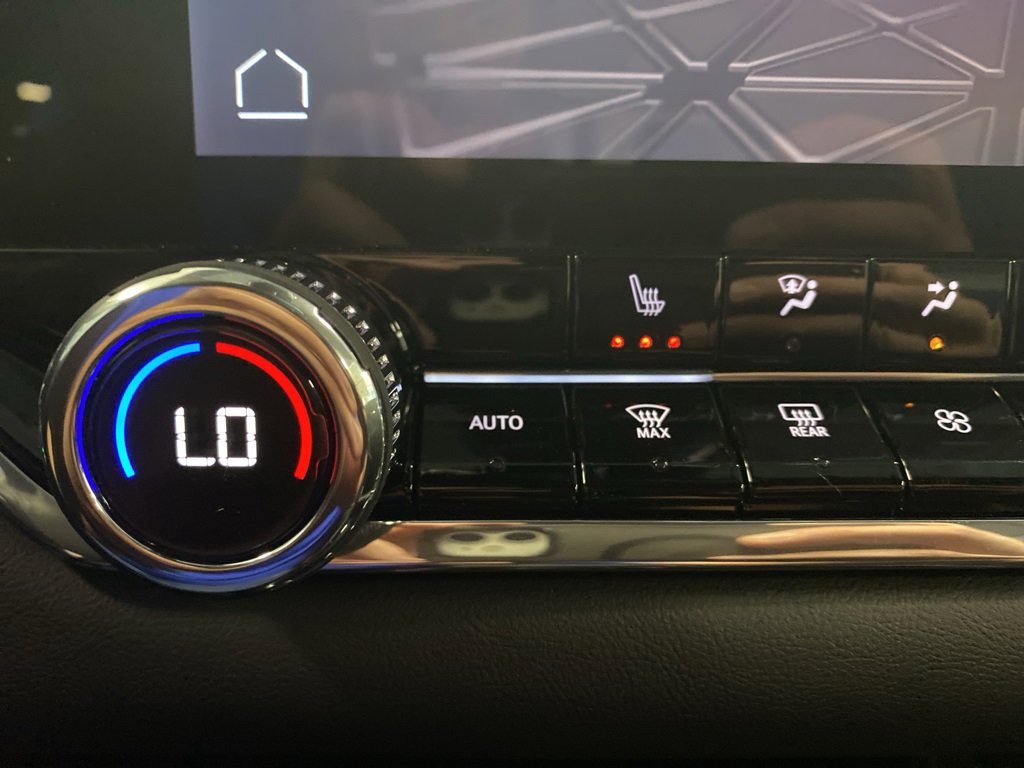 New 2025 GMC Canyon Elevation w/ Convenience Package image 29