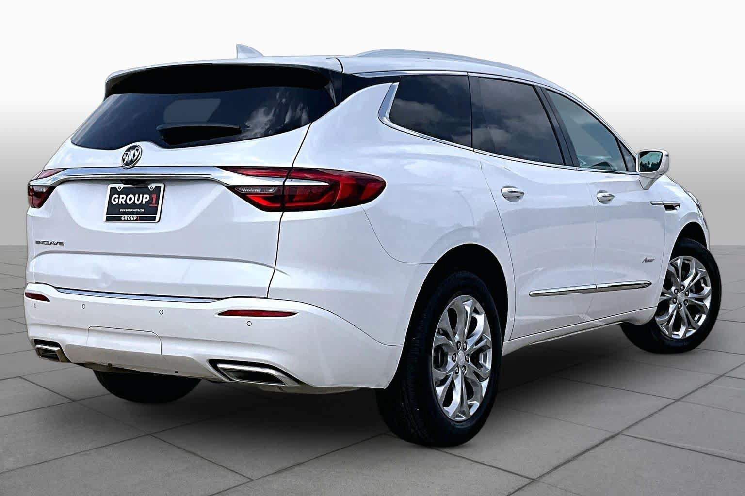 Used 2020 Buick Enclave Avenir w/ Avenir Technology Package FWD image 13