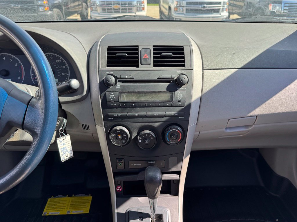 Used 2009 Toyota Corolla LE FWD image 2