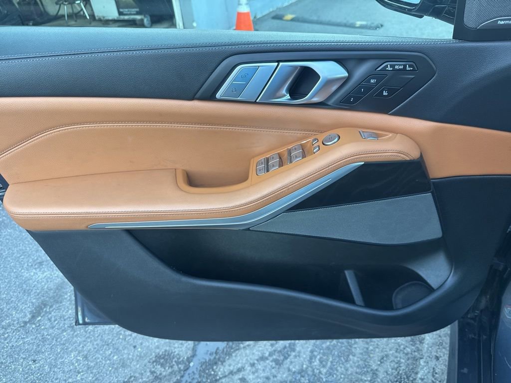Used 2020 BMW X7 xDrive40i w/ M Sport Package AWD/4WD image 36