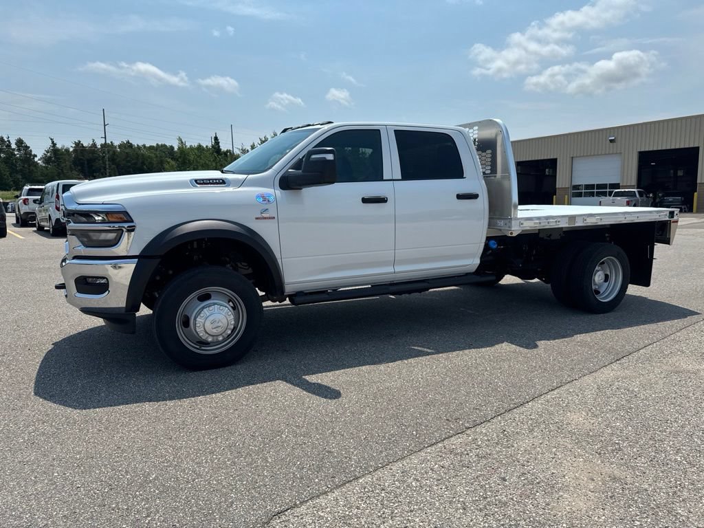 New 2026 RAM 5500 Tradesman w/ Chrome Appearance Group AWD/4WD image 34