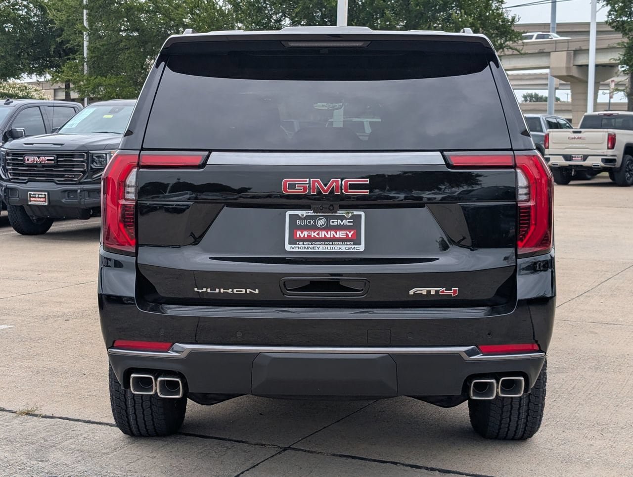 New 2026 GMC Yukon XL AT4 w/ AT4 Premium Package AWD/4WD image 5