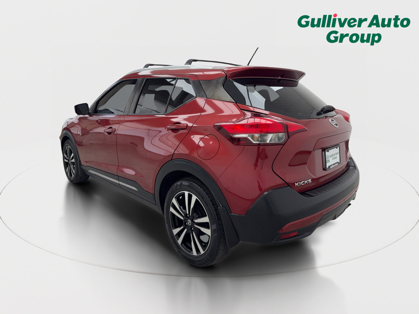 Used 2019 Nissan Kicks SR w/ Exterior Package FWD image 4