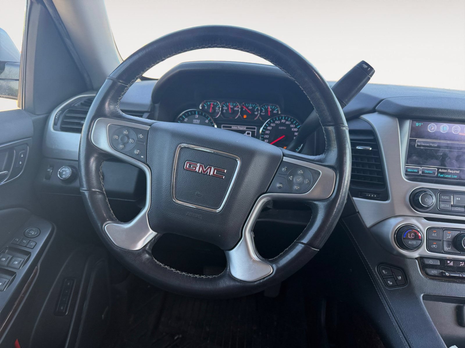 Used 2019 GMC Yukon XL SLT w/ Open Road Package AWD/4WD image 12