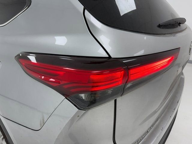 Used 2021 Toyota Highlander LE image 8