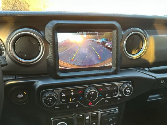 Used 2022 Jeep Wrangler Unlimited Rubicon w/ LED Lighting Group image 29