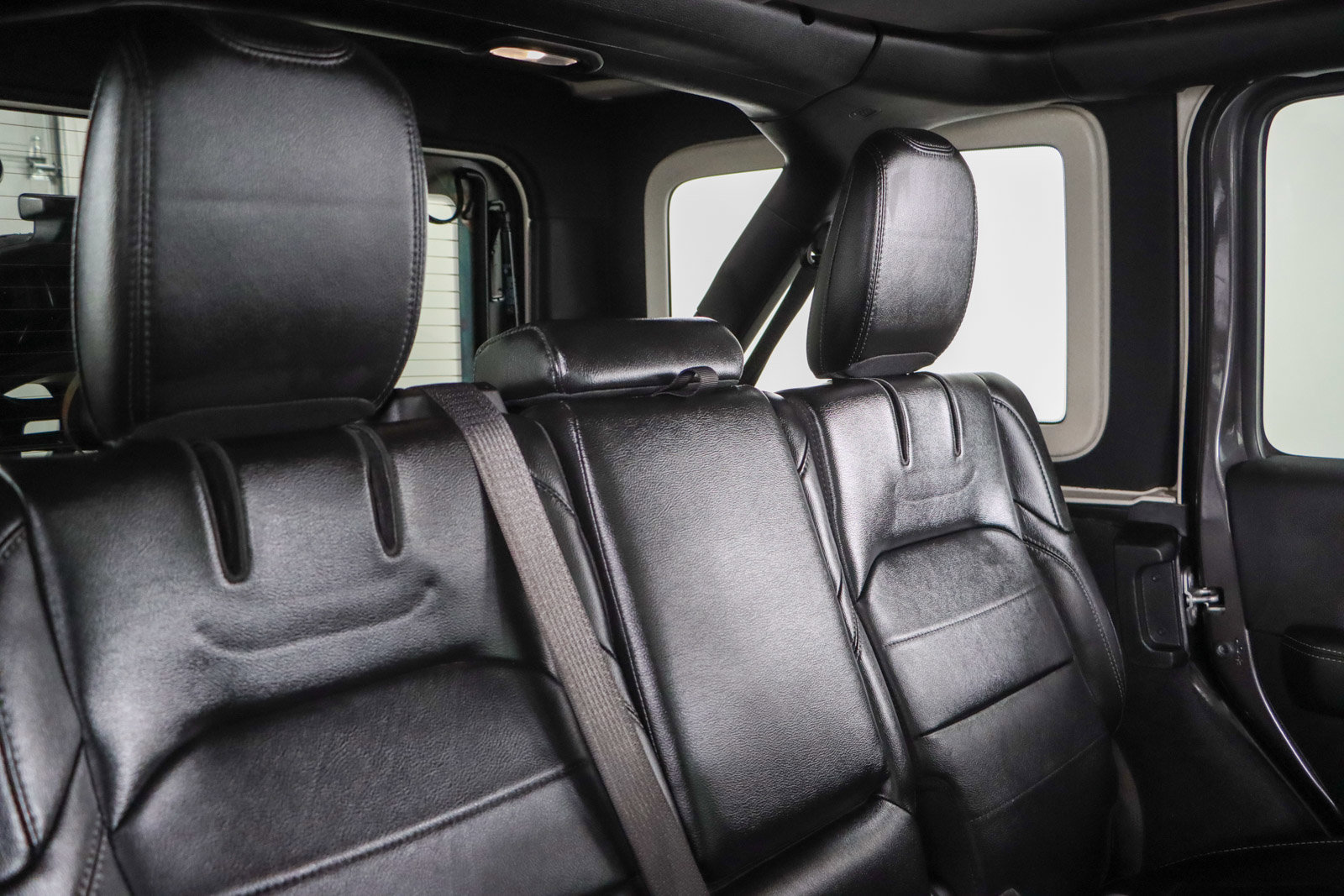 Used 2021 Jeep Wrangler Unlimited Sahara image 29