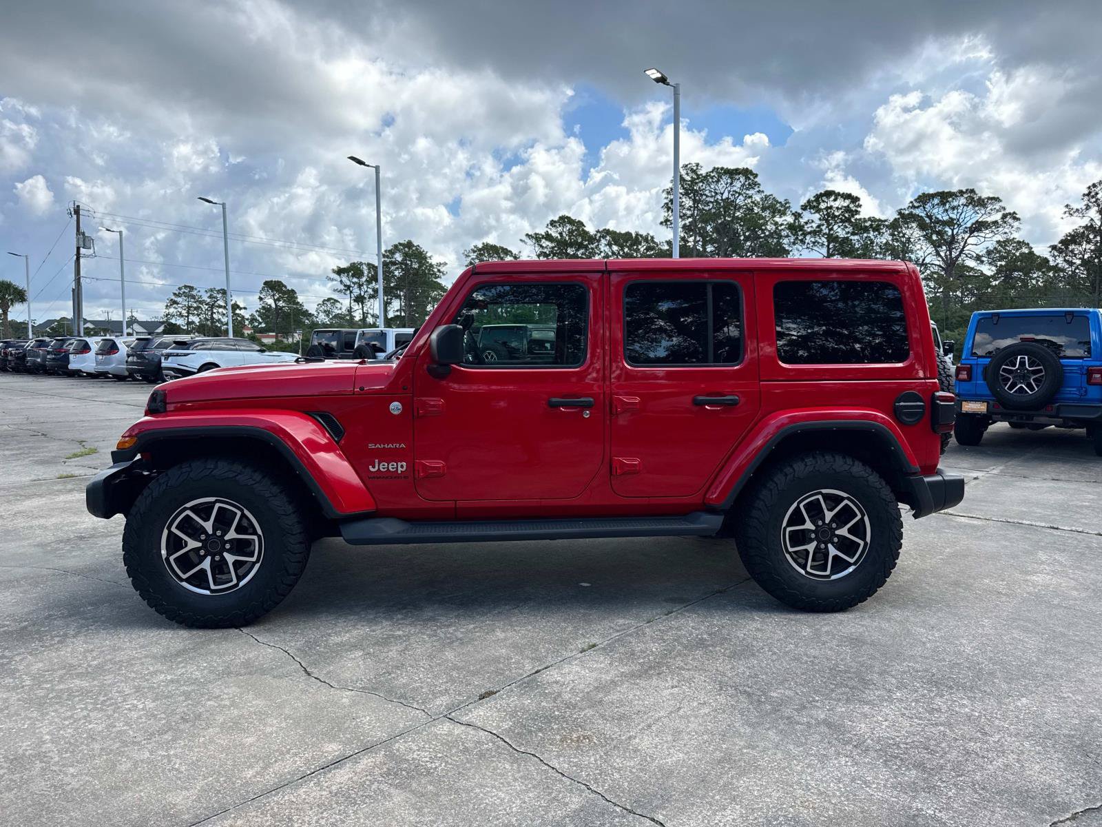 Certified 2024 Jeep Wrangler Unlimited Sahara AWD/4WD image 6