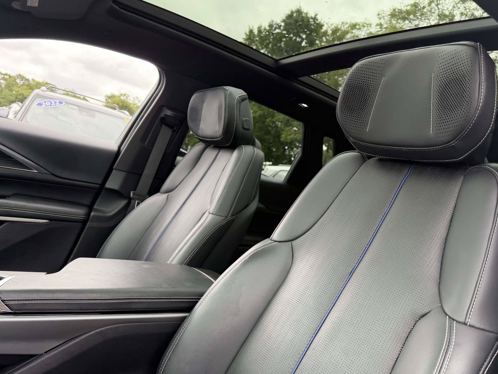 Used 2024 Cadillac Lyriq Luxury RWD image 11