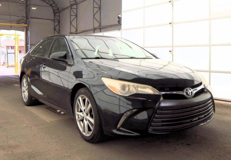 Used 2015 Toyota Camry XLE image 3