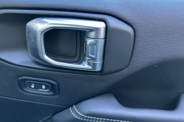 Used 2023 Jeep Wrangler Unlimited Sahara w/ Cold Weather Group AWD/4WD image 20