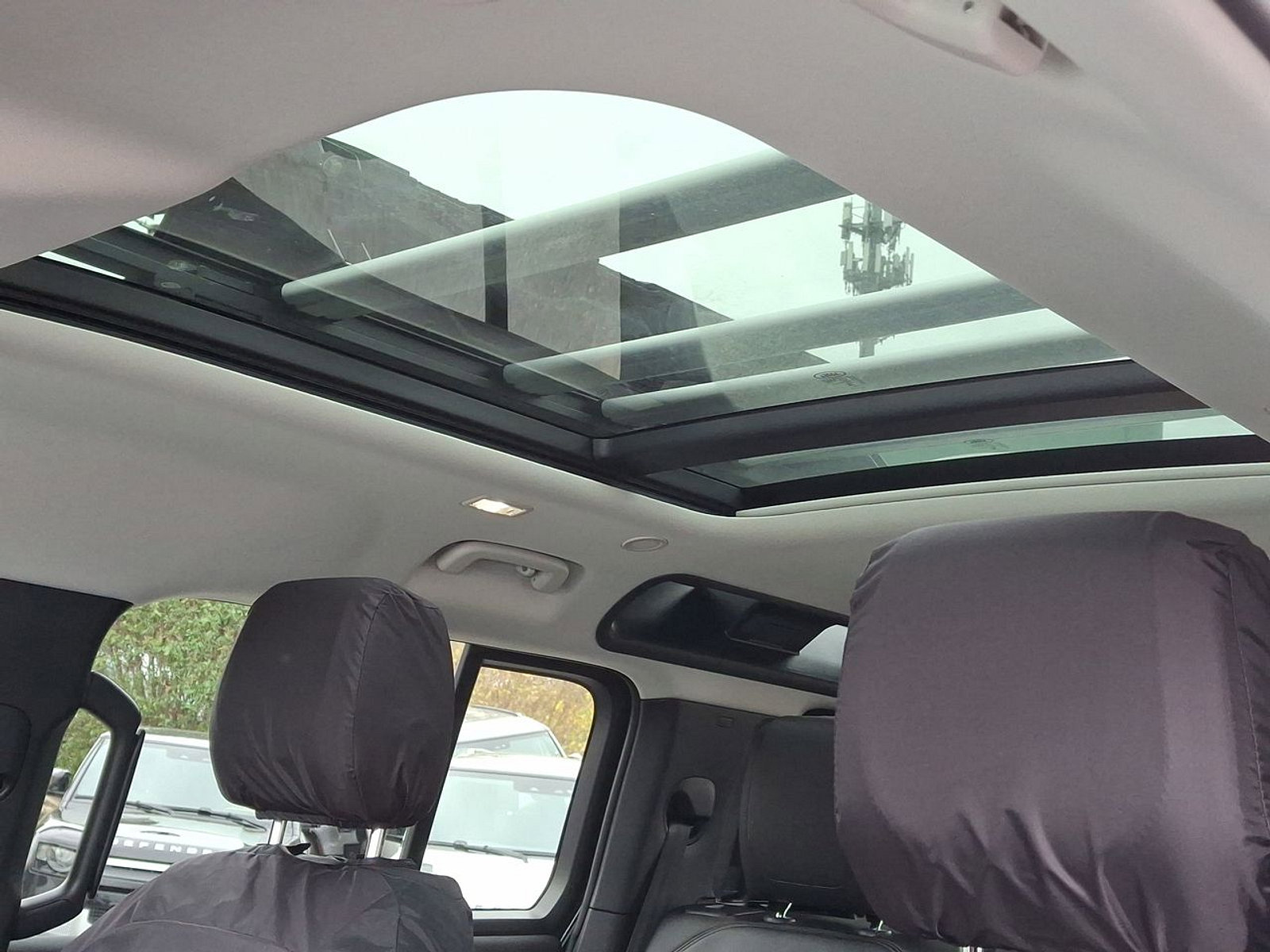 Used 2024 Land Rover Defender 110 S image 21