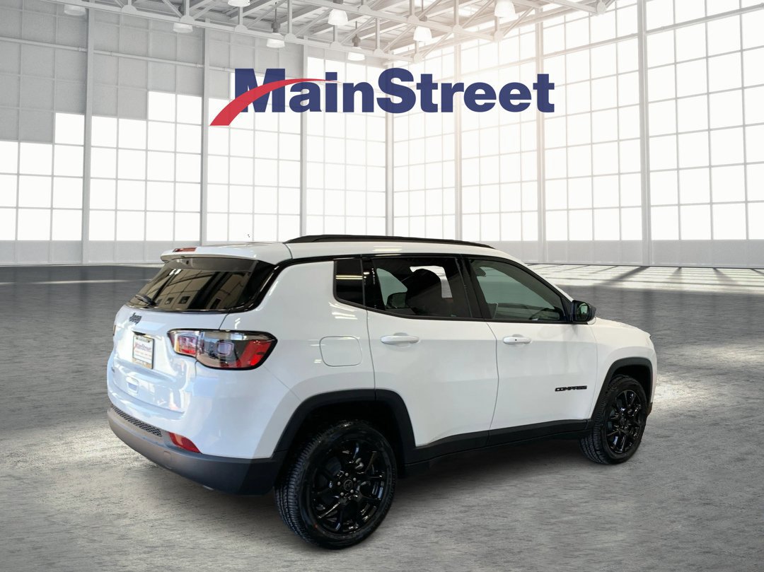 New 2026 Jeep Compass Latitude image 5