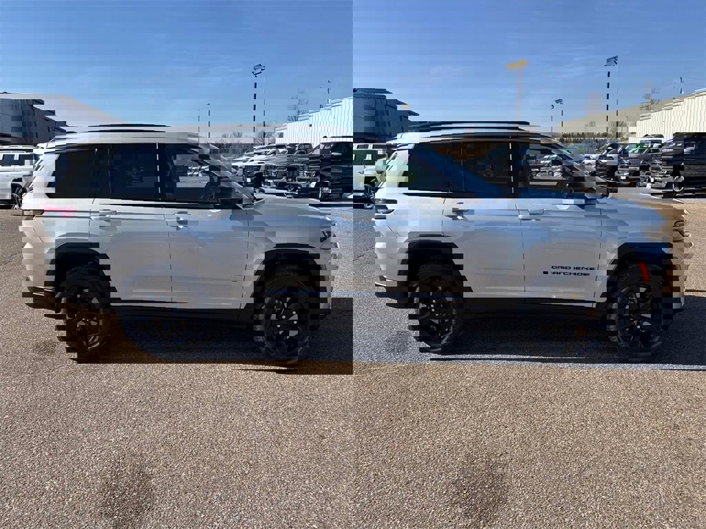 New 2026 Jeep Grand Cherokee L Limited w/ Limited Altitude Package image 2