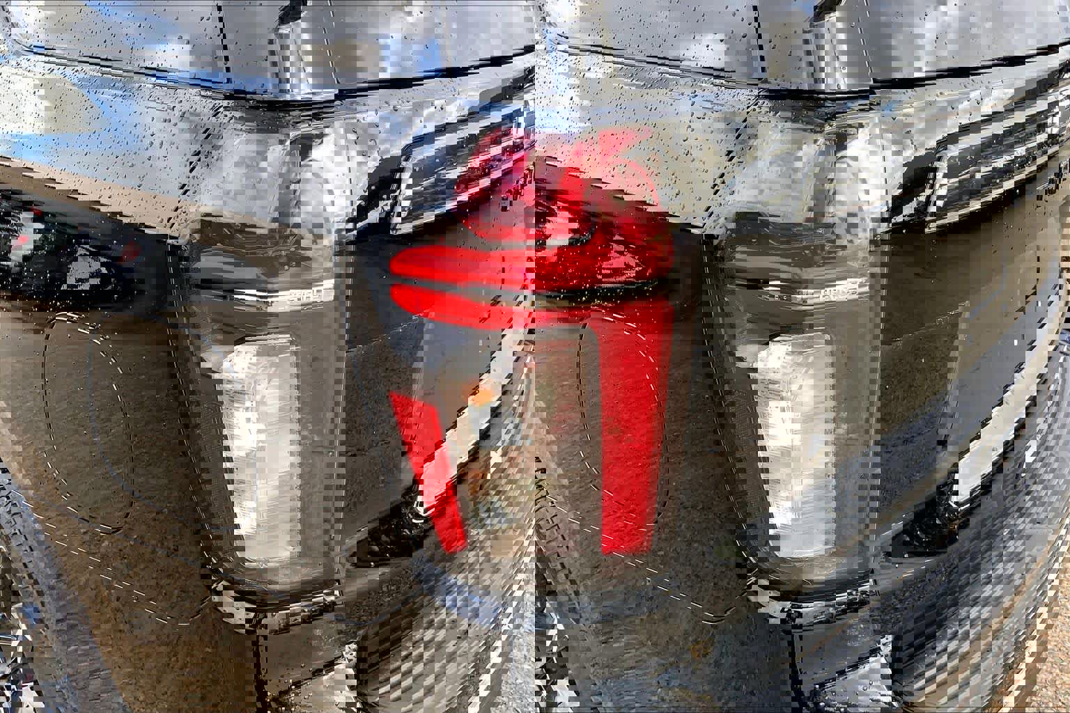 Used 2021 Chevrolet Tahoe RST w/ Luxury Package image 25