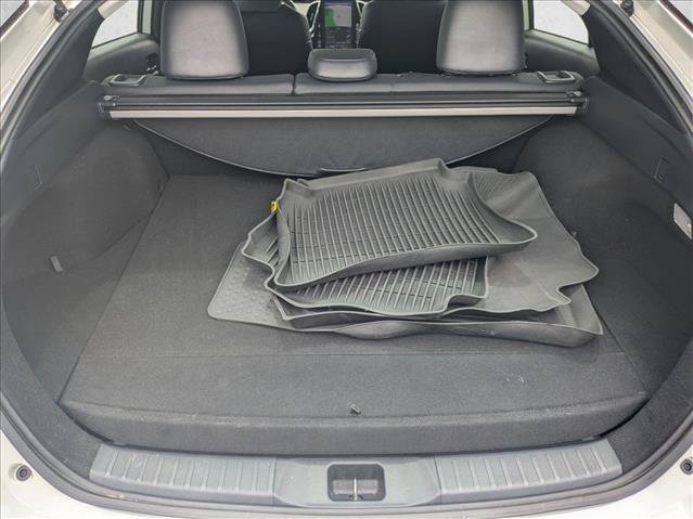 Used 2021 Toyota Prius Prime XLE FWD image 6