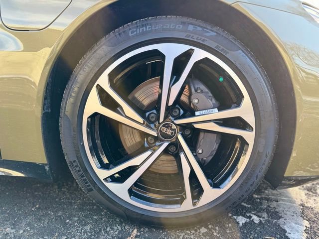 Used 2023 Audi e-tron GT Premium Plus w/ Performance Package image 9