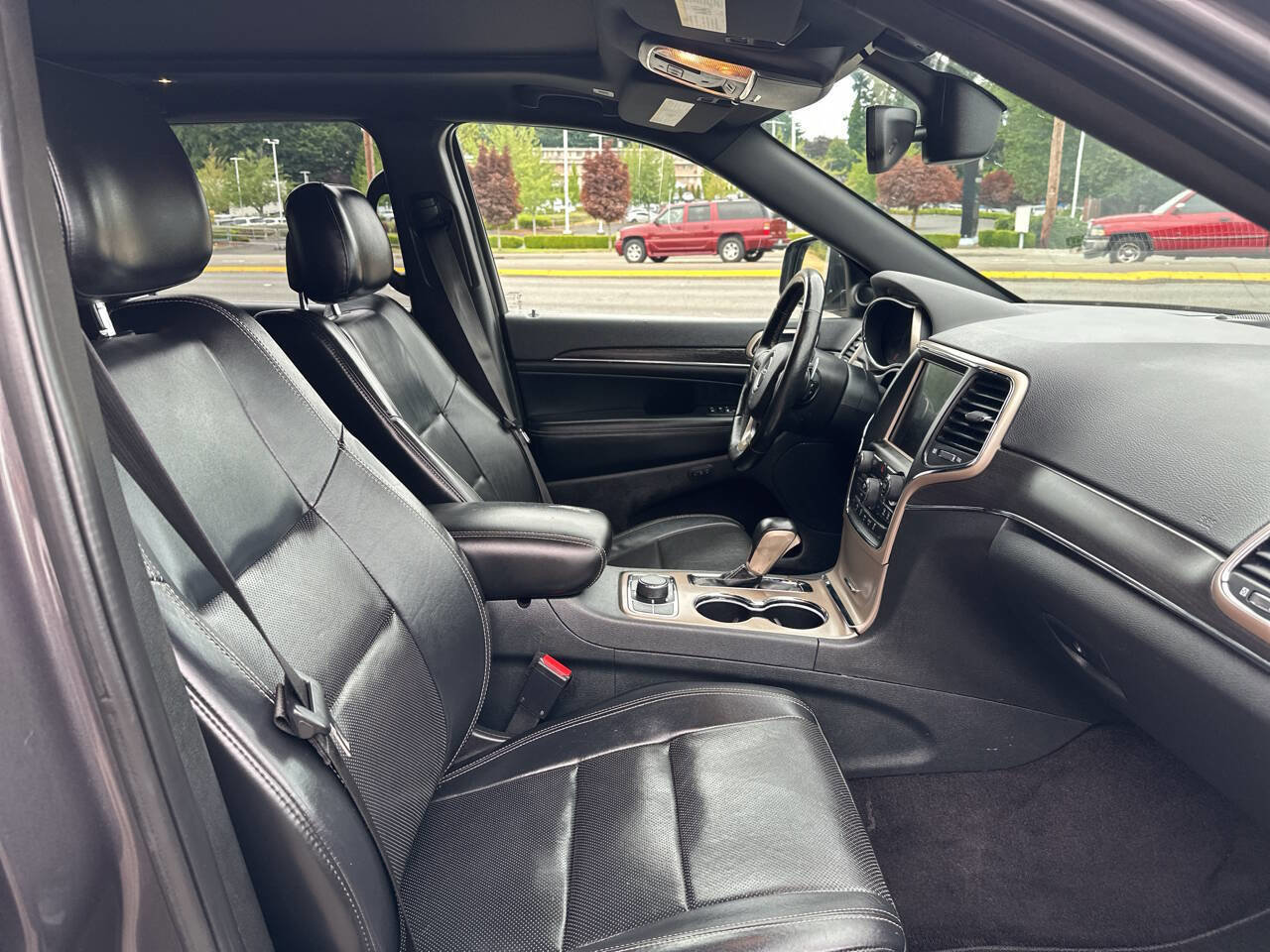 Used 2017 Jeep Grand Cherokee Limited w/ Luxury Group II image 16