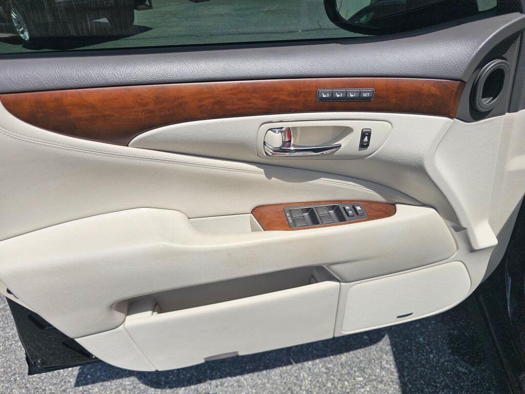Used 2012 Lexus LS 460 AWD w/ Luxury Value Edition image 23