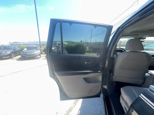 Used 2017 Honda Pilot Touring image 11