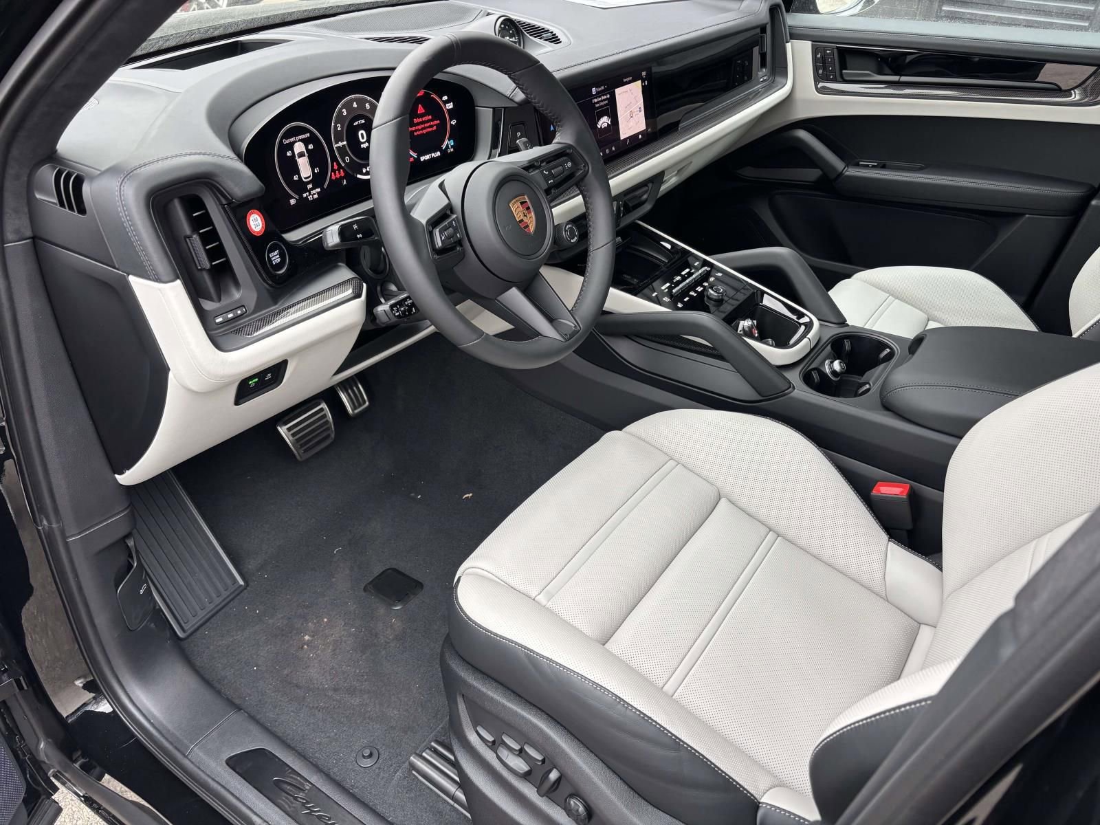 New 2026 Porsche Cayenne GTS image 17
