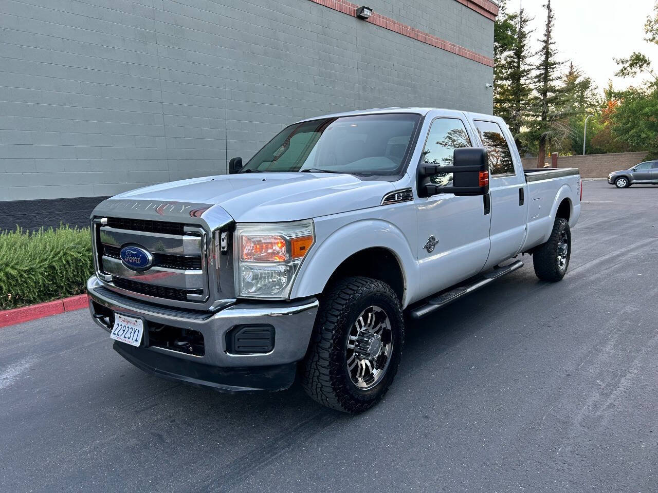 Used 2011 Ford F250 XLT w/ FX4 Off Road Pkg AWD/4WD image 1
